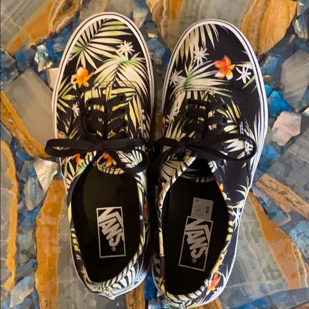 *+ VANS! - Picture 3 of 8